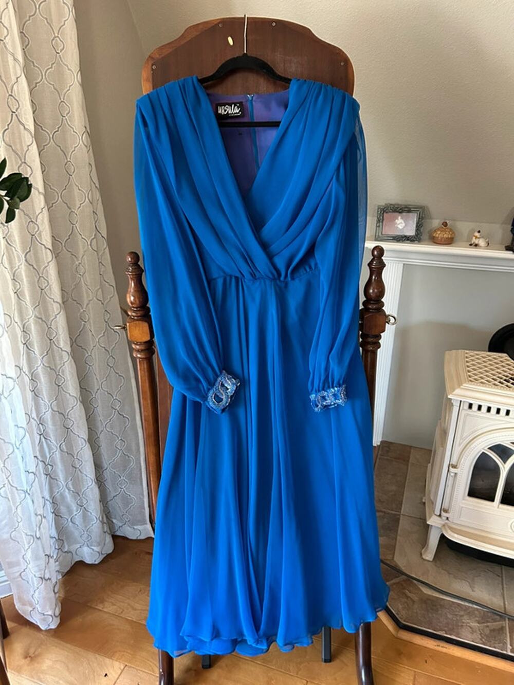 vintage Ursula size 16 royal blue long-sleeve chiffon beaded cuffs
